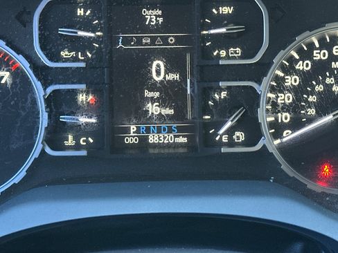Used 2018 Toyota Tundra SR5 w/ SR5 Upgrade Package RWD image 37