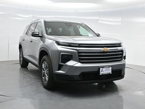 Used 2025 Chevrolet Traverse LT AWD/4WD image 58