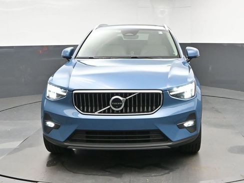 Used 2023 Volvo XC40 B5 Plus w/ Driver Assist Package AWD/4WD image 3