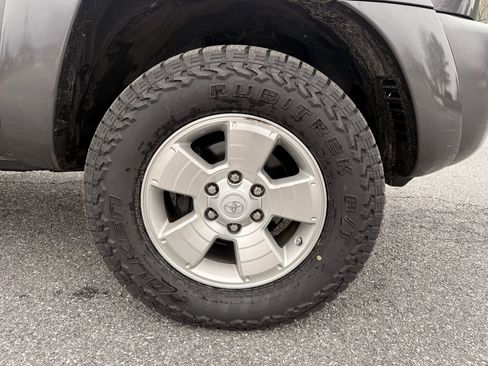 Used 2010 Toyota Tacoma PreRunner image 28