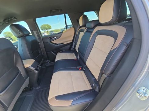 Used 2025 Chevrolet Equinox ACTIV image 14