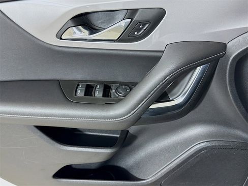 Used 2025 Chevrolet Blazer LT image 15