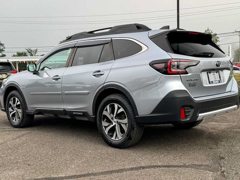 Used 2022 Subaru Outback Limited AWD/4WD image 5