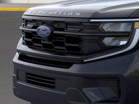 New 2026 Ford Expedition Active AWD/4WD image 17