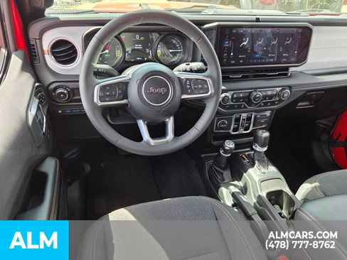 Used 2025 Jeep Wrangler Unlimited Sahara w/ Safety Group AWD/4WD image 6