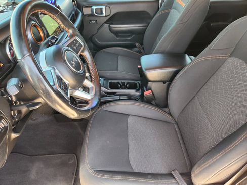 Used 2022 Jeep Gladiator Mojave AWD/4WD image 16