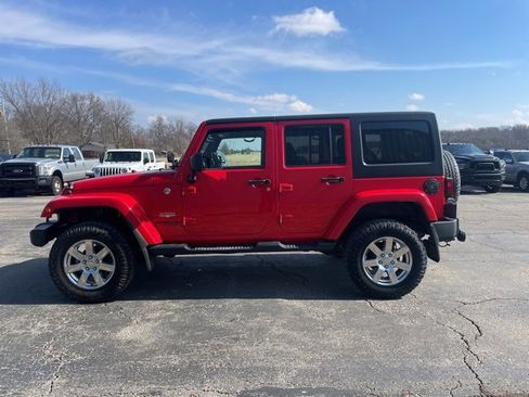 Used 2015 Jeep Wrangler Unlimited Sahara w/ Max Tow Package image 10