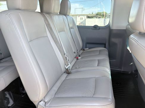 Used 2015 Nissan NV 3500 SL w/ Technology Package RWD image 17