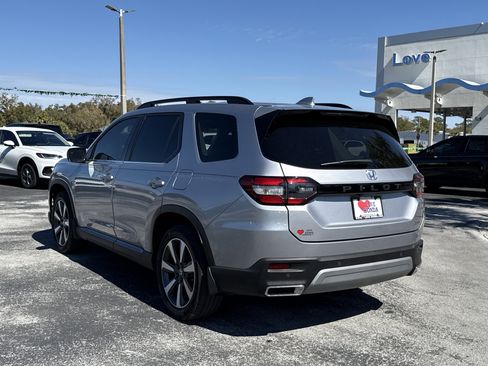 Certified 2024 Honda Pilot Touring image 9