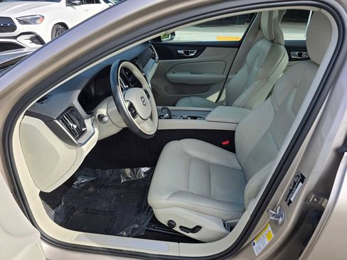 Used 2024 Volvo S60 B5 Plus image 20