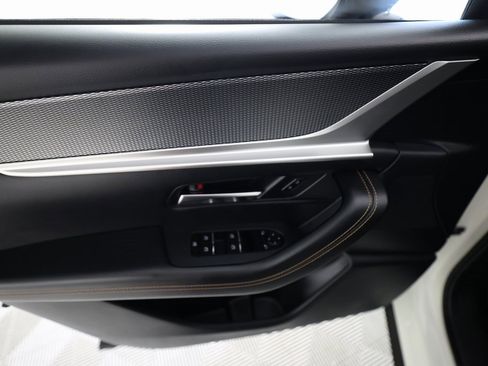 Used 2025 MAZDA CX-70 Plug-In Hybrid w/ Premium Pkg image 17