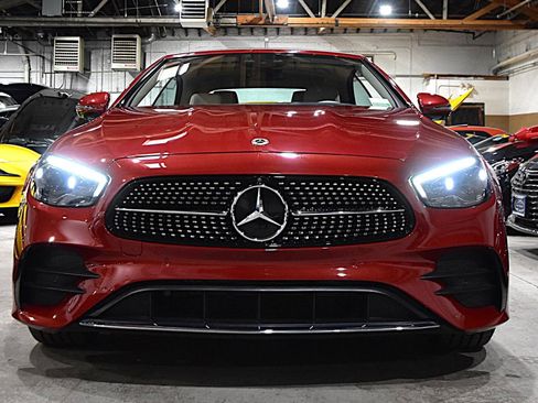 Used 2023 Mercedes-Benz E 450 4MATIC Cabriolet image 3