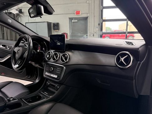 Used 2019 Mercedes-Benz GLA 250 4MATIC image 15