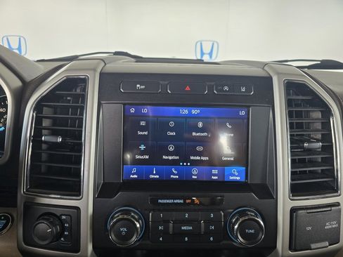 Used 2020 Ford F150 Lariat image 31