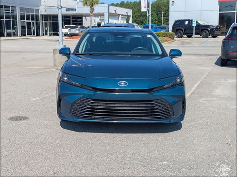 Certified 2025 Toyota Camry LE FWD image 8