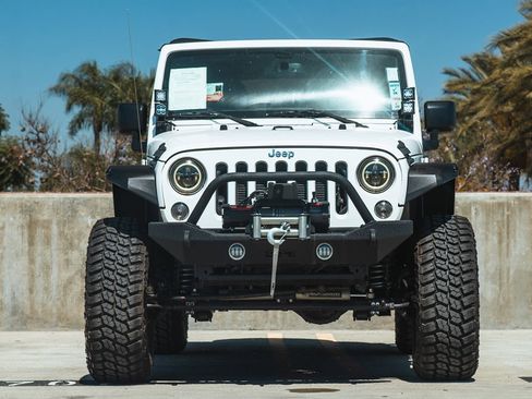 Used 2018 Jeep Wrangler Unlimited Sport S image 3