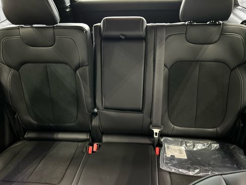 New 2026 Jeep Grand Cherokee Altitude AWD/4WD image 13