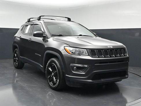 Used 2019 Jeep Compass Latitude AWD/4WD image 1