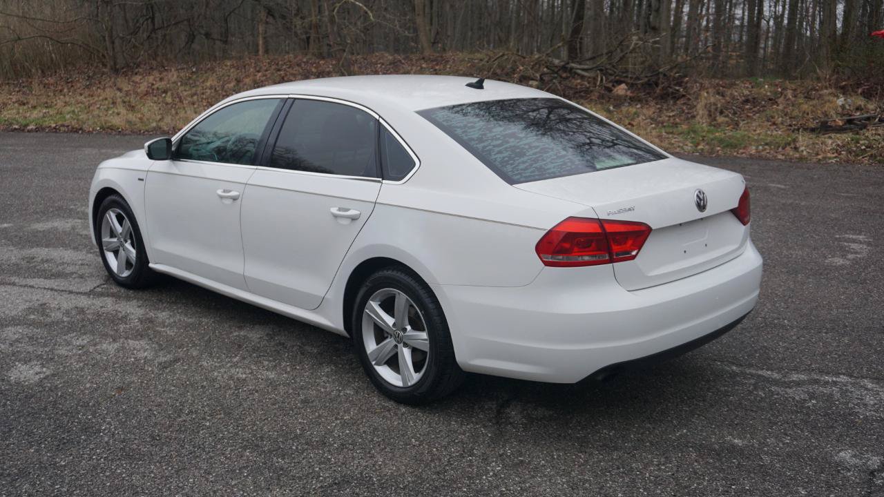 Used 2015 Volkswagen Passat 1.8T Limited Edition FWD image 3