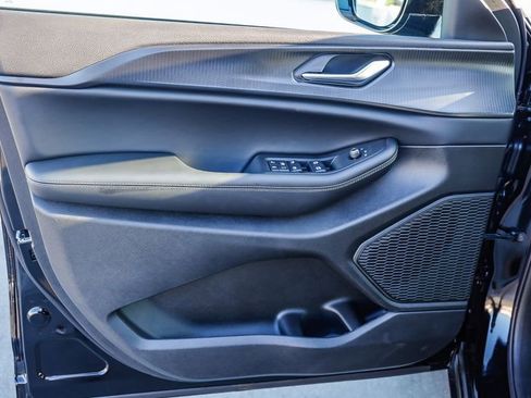 New 2025 Jeep Grand Cherokee Altitude image 21