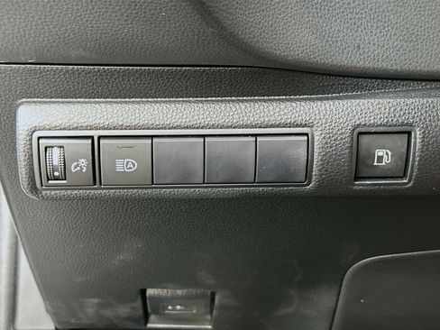 Used 2021 Toyota Corolla LE w/ Carpet Mat Package (TMS) FWD image 16
