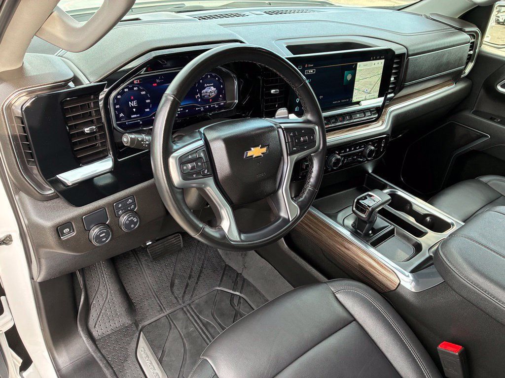 Used 2025 Chevrolet Silverado 1500 LT w/ All Star Edition Plus RWD image 16