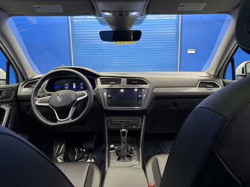 Certified 2023 Volkswagen Tiguan SE w/ Panoramic Sunroof Package image 26