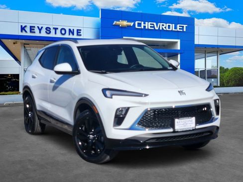 Used 2024 Buick Encore GX Sport Touring image 1