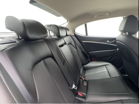 Used 2026 Genesis G70 2.5T RWD image 27