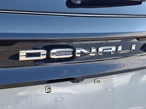 Used 2026 GMC Acadia Denali Ultimate w/ LPO, Floor Liner Package AWD/4WD image 33