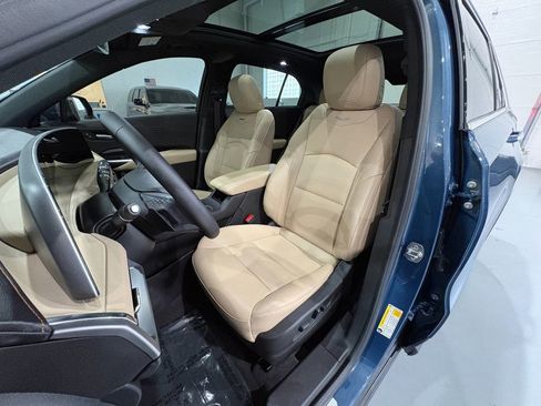 Used 2024 Cadillac XT4 Luxury w/ Cold Weather Package AWD/4WD image 9