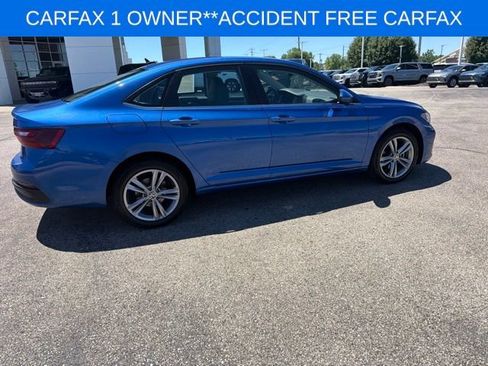 Used 2024 Volkswagen Jetta SE FWD image 12