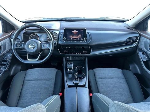 Used 2022 Nissan Rogue SV image 6