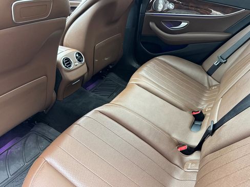Used 2019 Mercedes-Benz E 300 4MATIC image 27