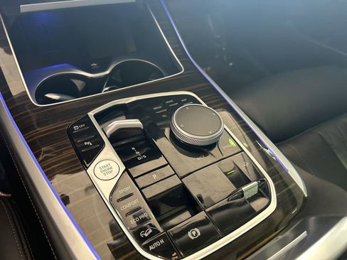 Used 2025 BMW X7 xDrive40i image 60