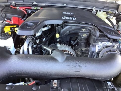 Used 2021 Jeep Gladiator Sport AWD/4WD image 10