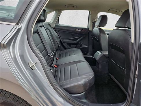 Used 2024 Volkswagen Jetta SE image 18