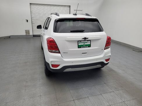 Used 2020 Chevrolet Trax LT w/ Driver Confidence Package FWD image 6