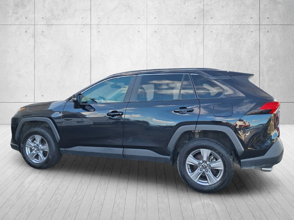 Used 2025 Toyota RAV4 XLE FWD image 7