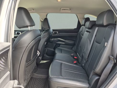 Certified 2025 Kia Sorento S FWD image 17