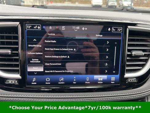 Certified 2025 Chrysler Pacifica Limited image 76