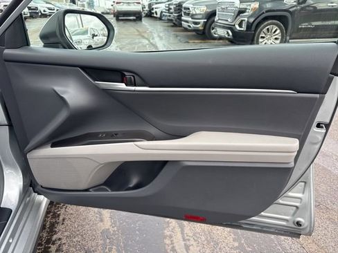 Used 2023 Toyota Camry SE image 26