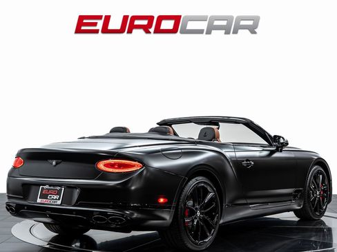 Used 2022 Bentley Continental GT image 6