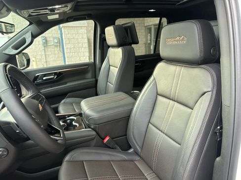 Used 2025 Chevrolet Tahoe High Country image 53