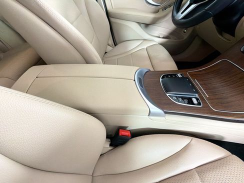 Used 2022 Mercedes-Benz GLC 300 4MATIC image 43