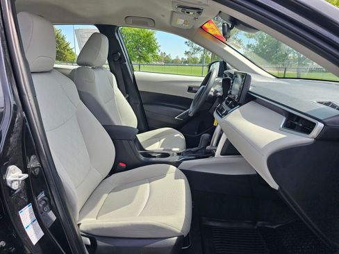 Used 2022 Toyota Corolla Cross L AWD/4WD image 10