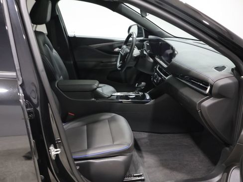 Used 2024 Buick Envista Sport Touring w/ Experience Buick Package FWD image 21