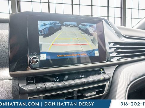 Used 2025 Toyota Camry SE FWD image 10