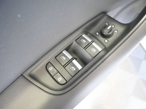 Used 2021 Audi Q8 Premium Plus AWD/4WD image 16