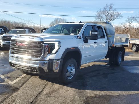New 2025 GMC Sierra 3500 Pro w/ Convenience Package image 9